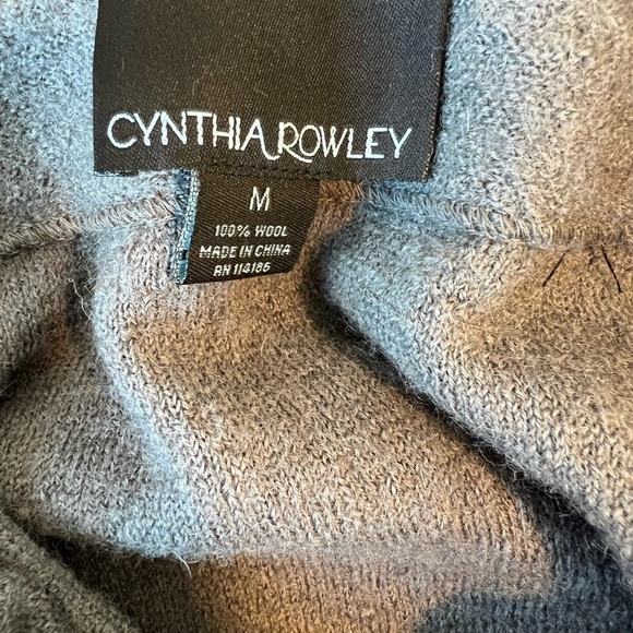 cynthia Rowley Women’s Gray Wool Sweater Size Medium - Picture 8 of 8